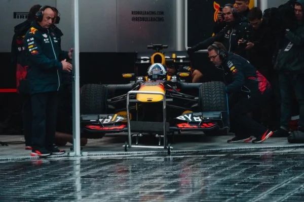 Formula 1 pit stop